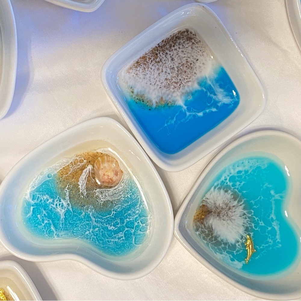 6 for$20♥️Ocean resin trinket dish. I’ll pick one at random for you. - Picture 8 of 12